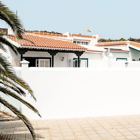Acogedora Casa En Abades En Tranquila Urbanizacion Villa Kültér fotó