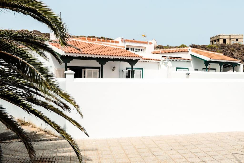 Acogedora Casa En Abades En Tranquila Urbanizacion Villa Kültér fotó