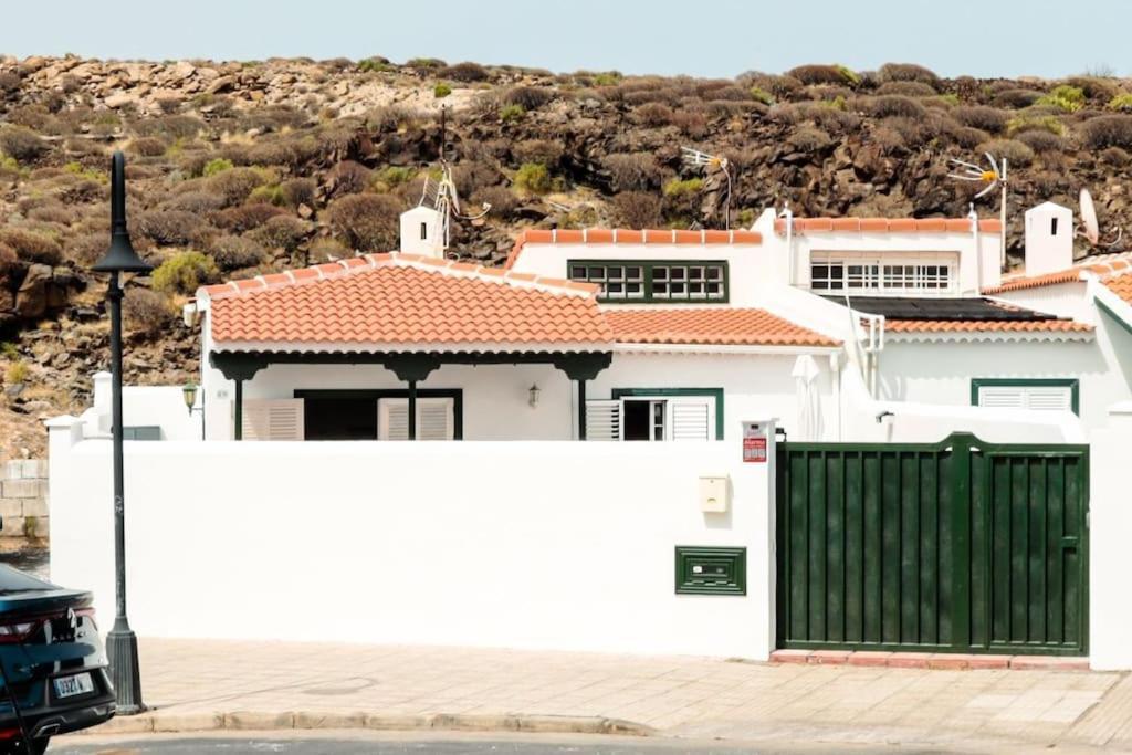 Acogedora Casa En Abades En Tranquila Urbanizacion Villa Kültér fotó