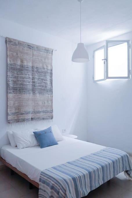 Acogedora Casa En Abades En Tranquila Urbanizacion Villa Kültér fotó